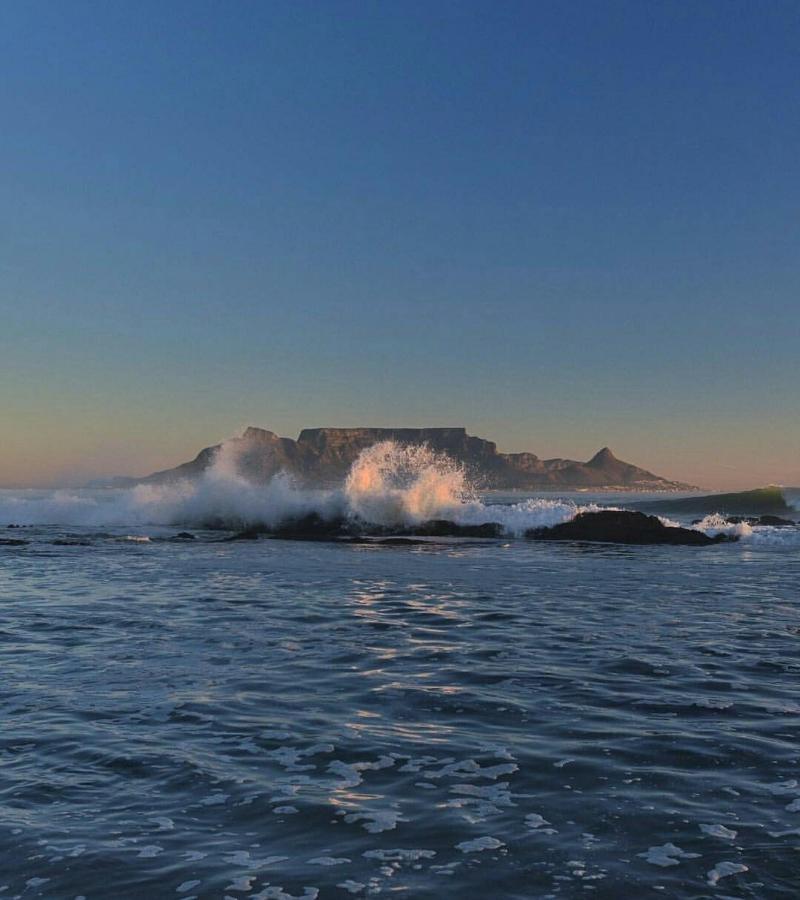 Ocean Blue Guest House Bloubergstrand Exterior photo